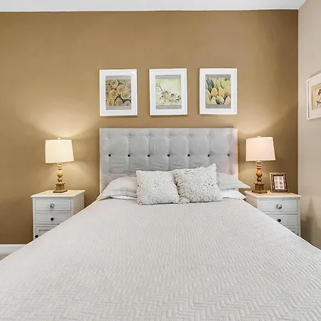 4 Bedrooms - 3 Bathrooms - Storey Lake 4827 Ct